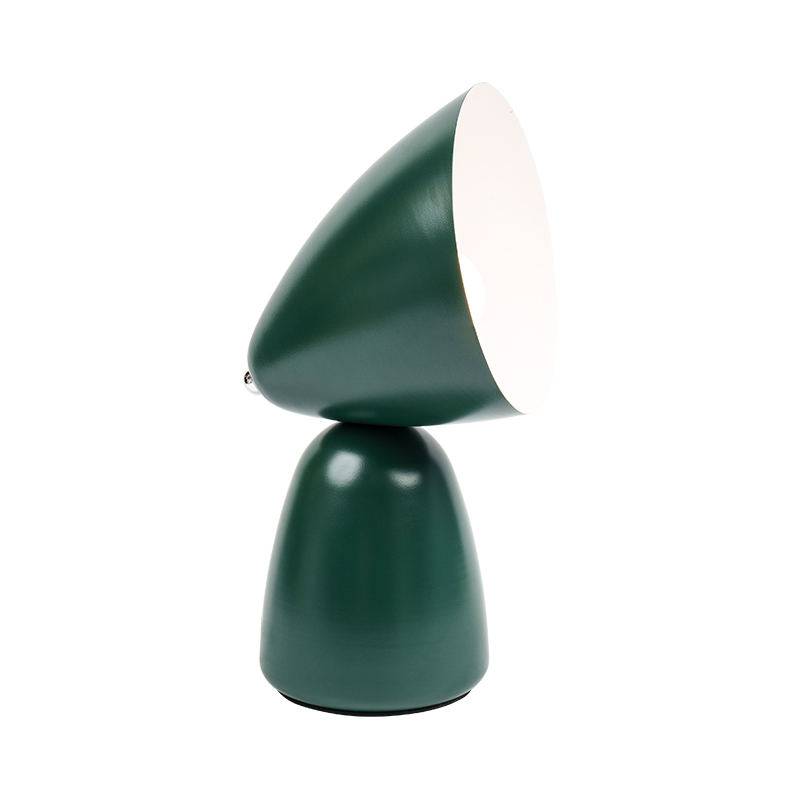 Simpleng retro metal table lamp