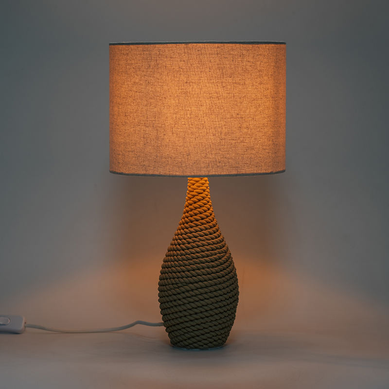Ang Japanese rattan na pinagtagpi ng eleganteng lampara