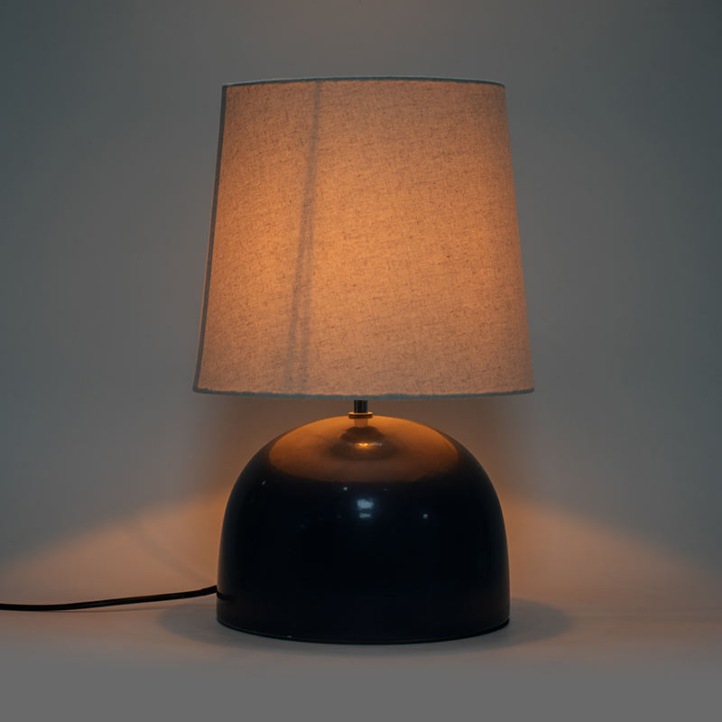 Malaking simpleng bilog na ilalim ng ceramic table lamp