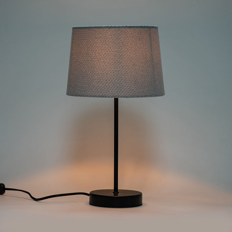 Retro hardware table lampara